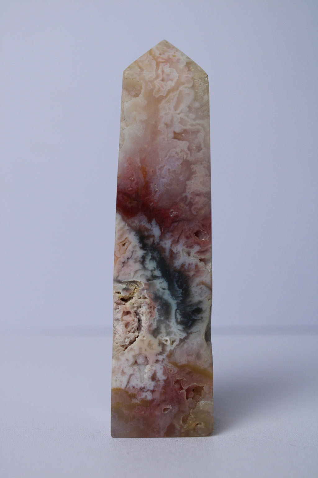 Pink plume agaat toren - Gemstone Dreams