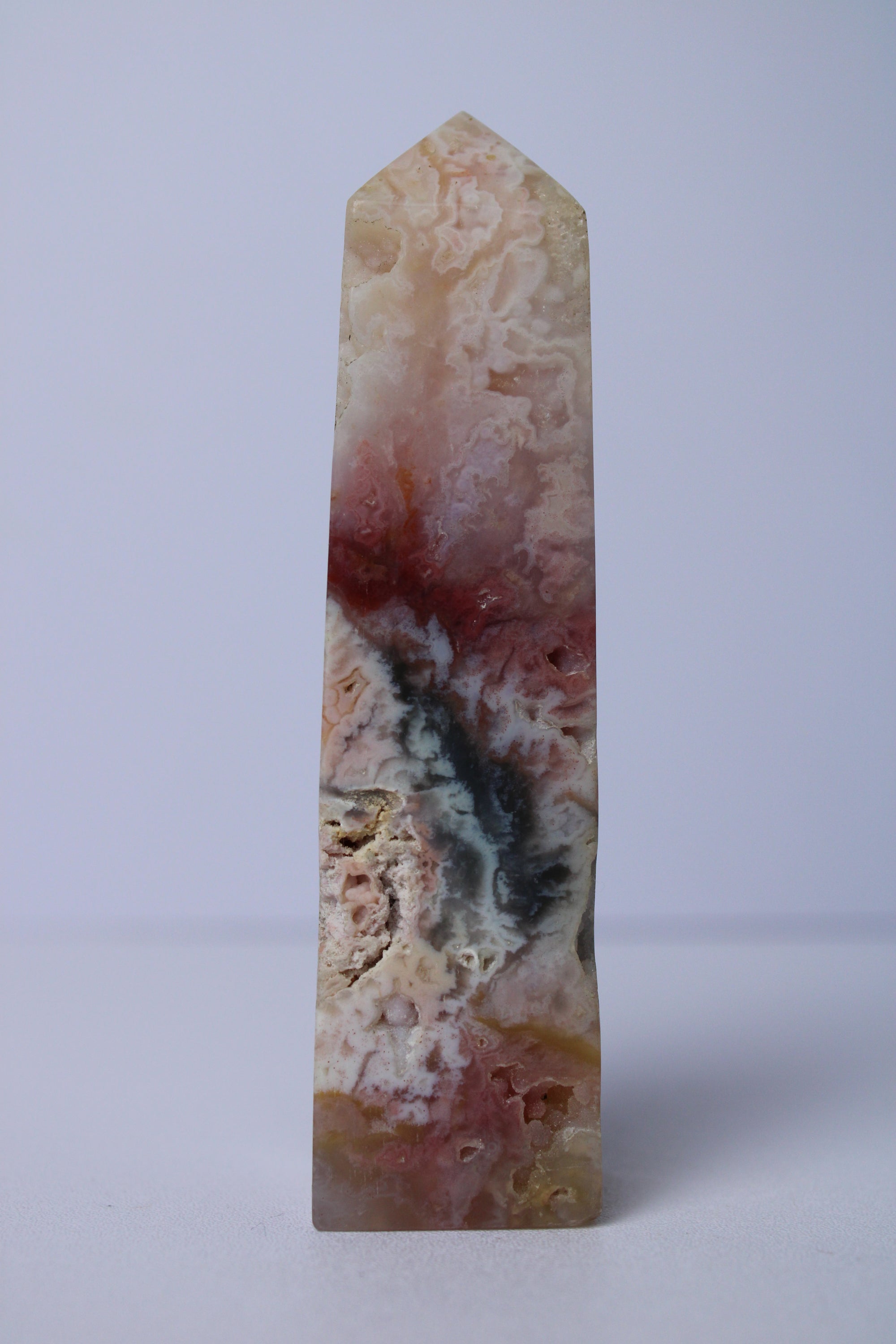 Pink plume agaat toren - Gemstone Dreams