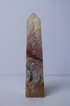 Pink plume agaat toren - Gemstone Dreams