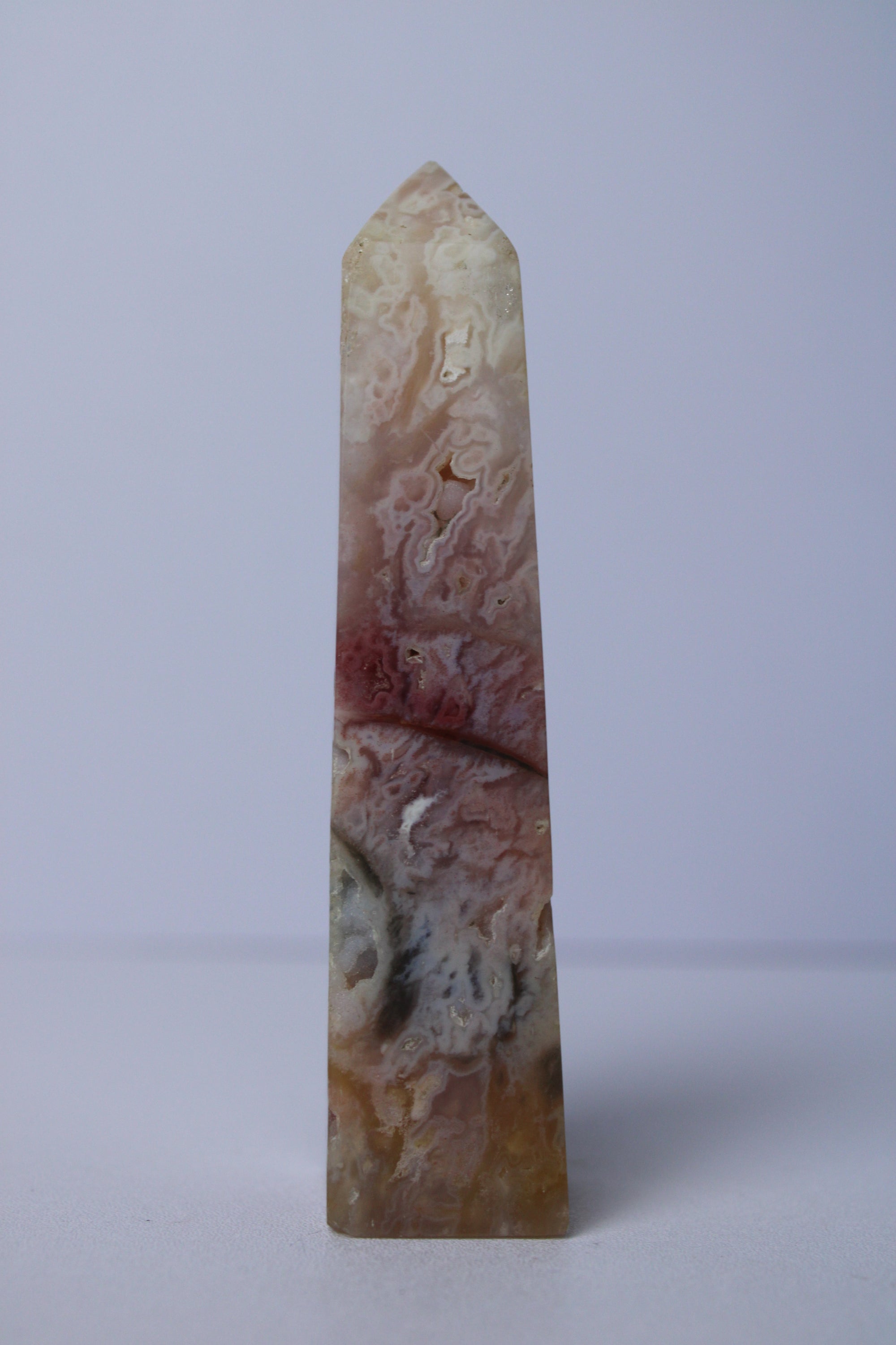 Pink plume agaat toren - Gemstone Dreams
