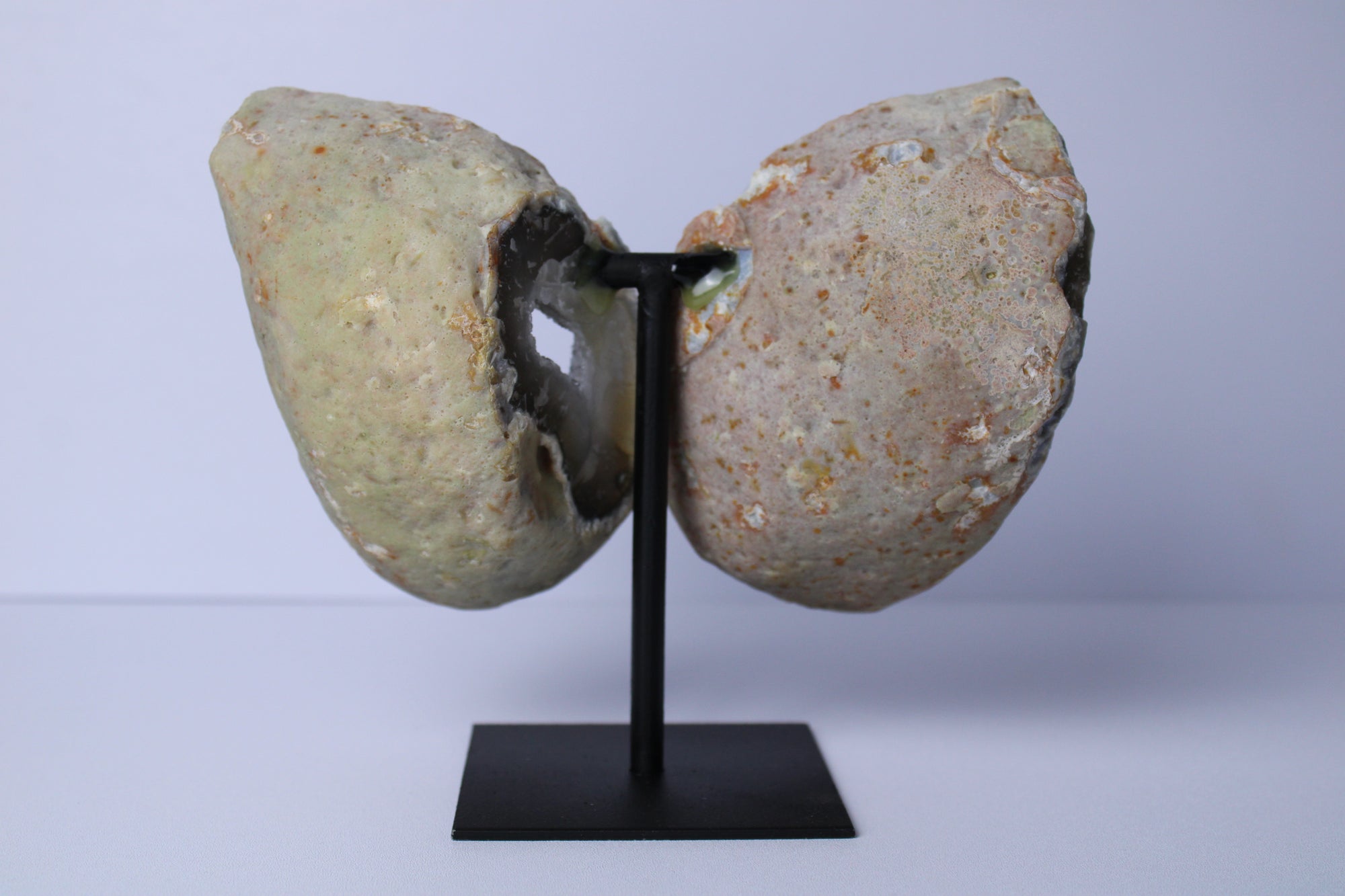 Agaat vlinder op standaard - Gemstone Dreams
