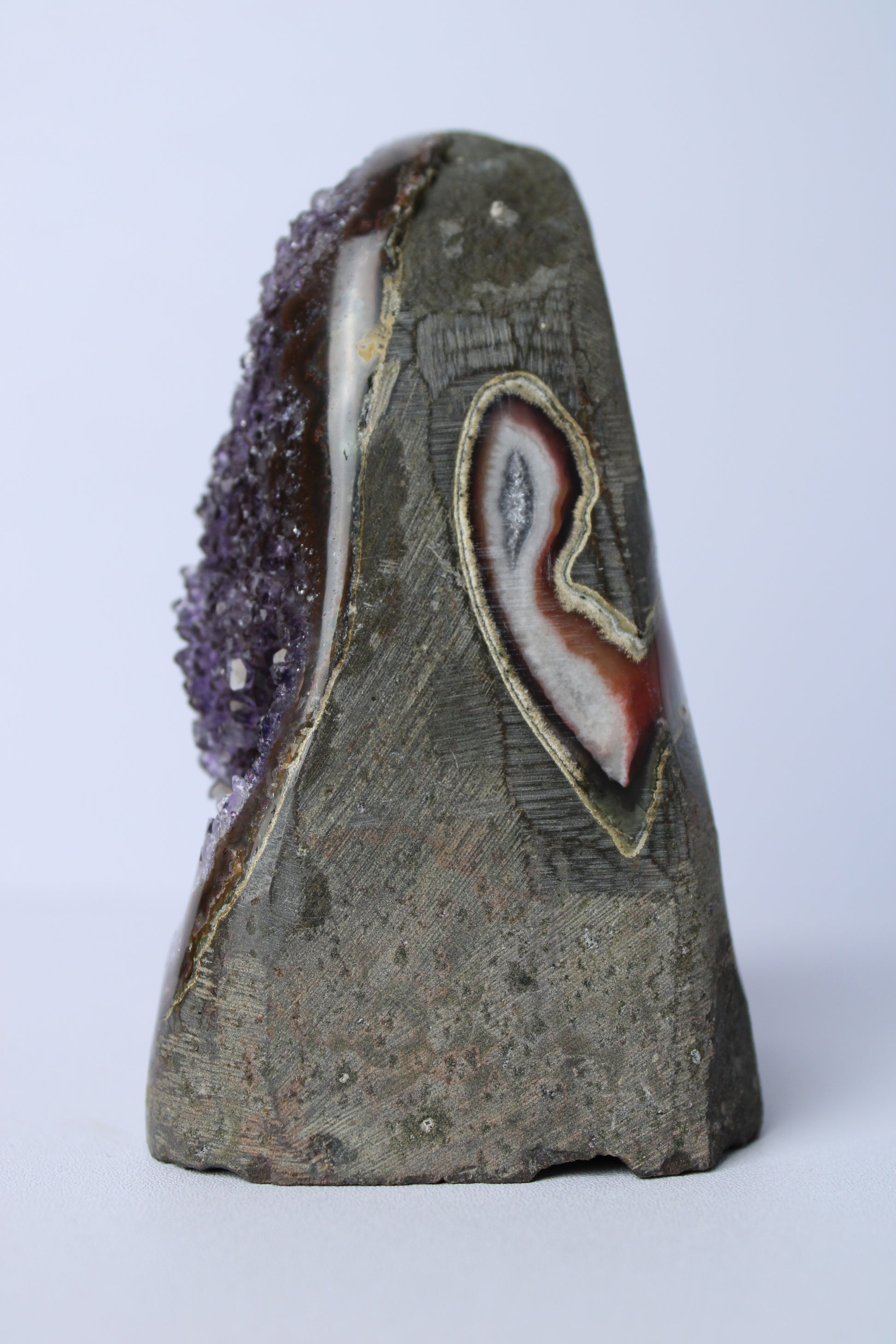 Regenboog amethist standvlak - Gemstone Dreams