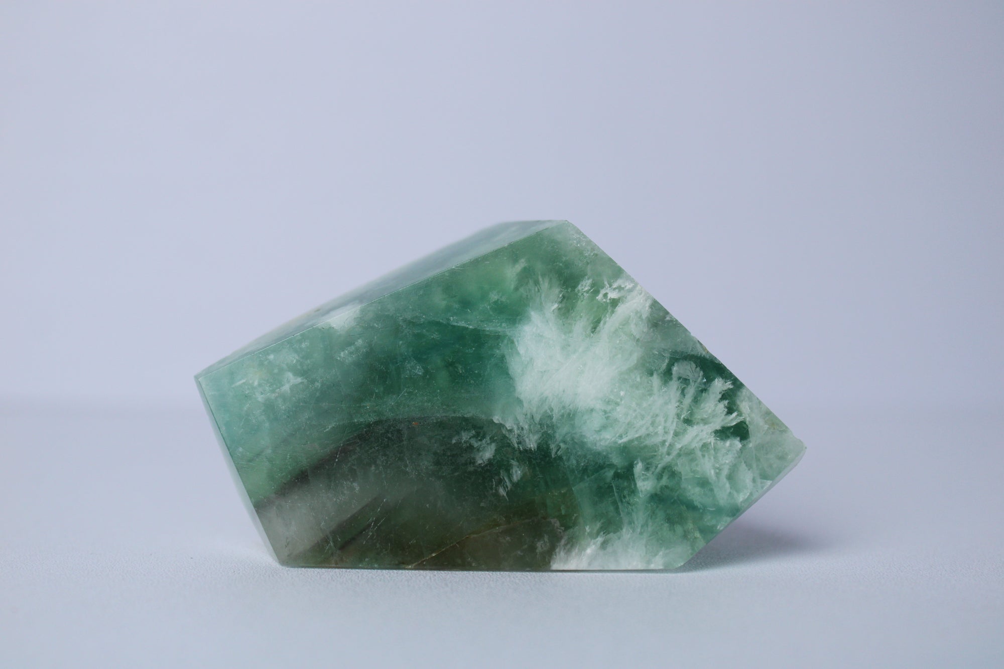 Feather fluoriet freeform - Gemstone Dreams