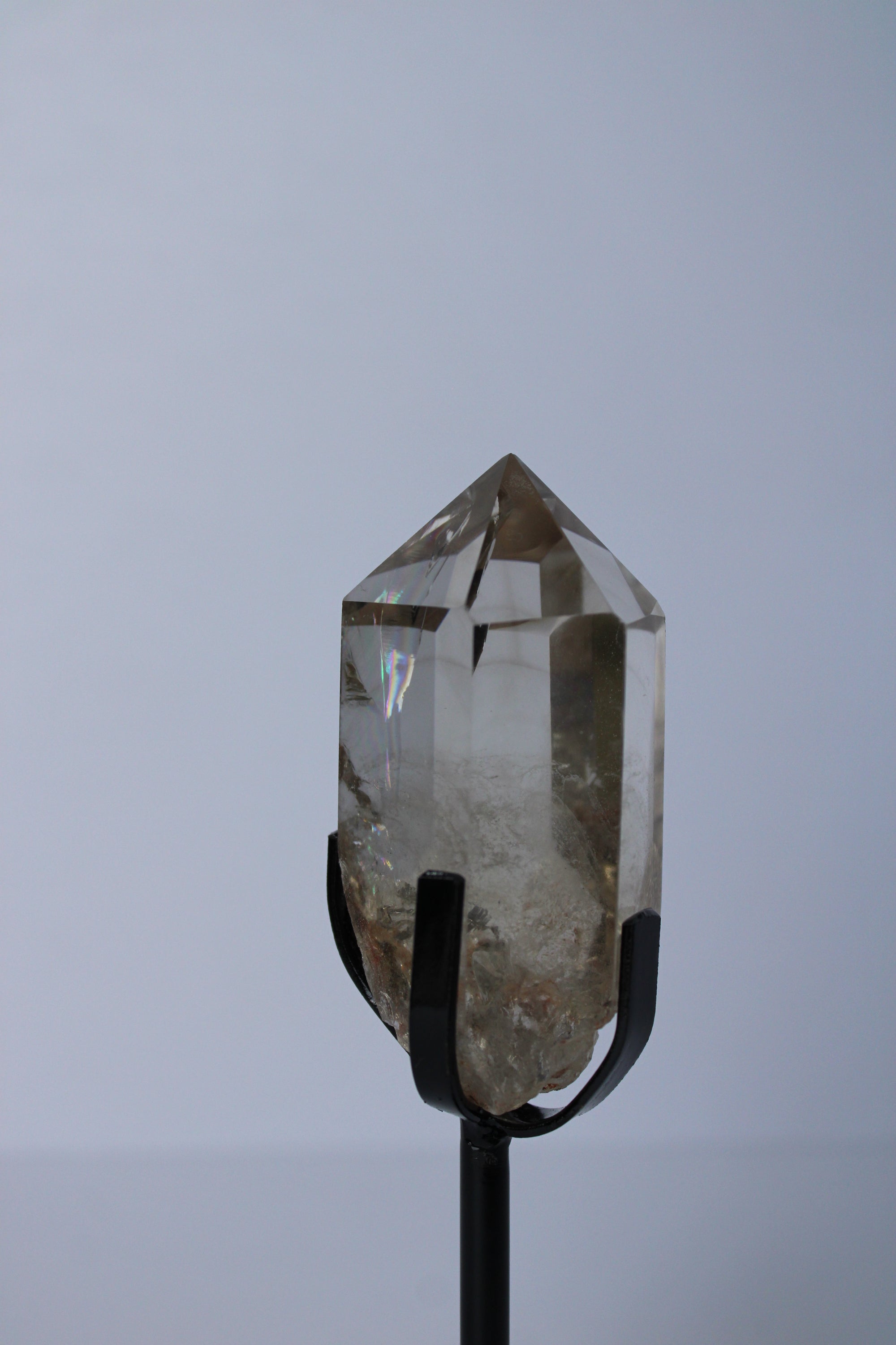 Rookkwarts punt op standaard - Gemstone Dreams