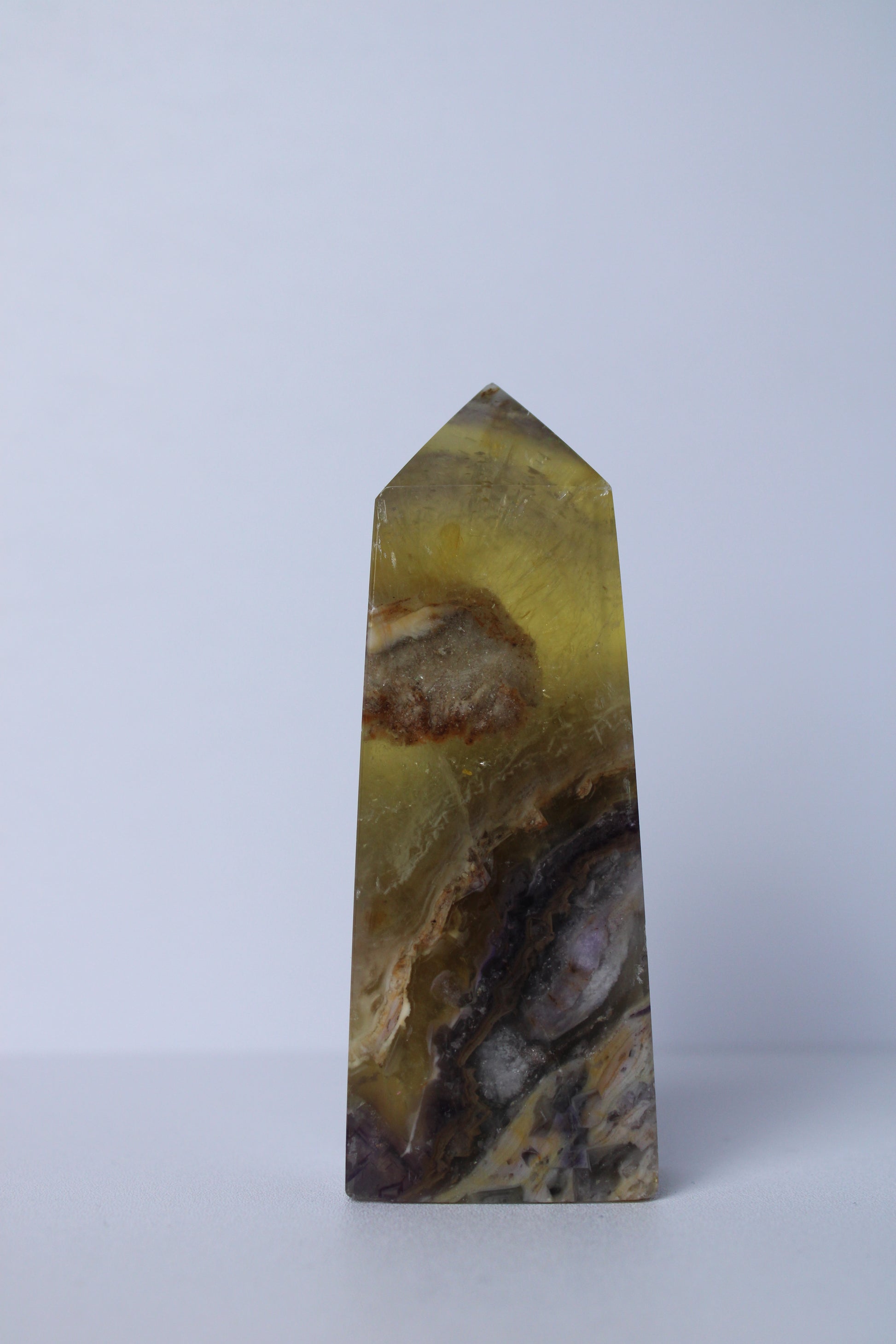 Gele/paarse fluoriet obelisk - Gemstone Dreams