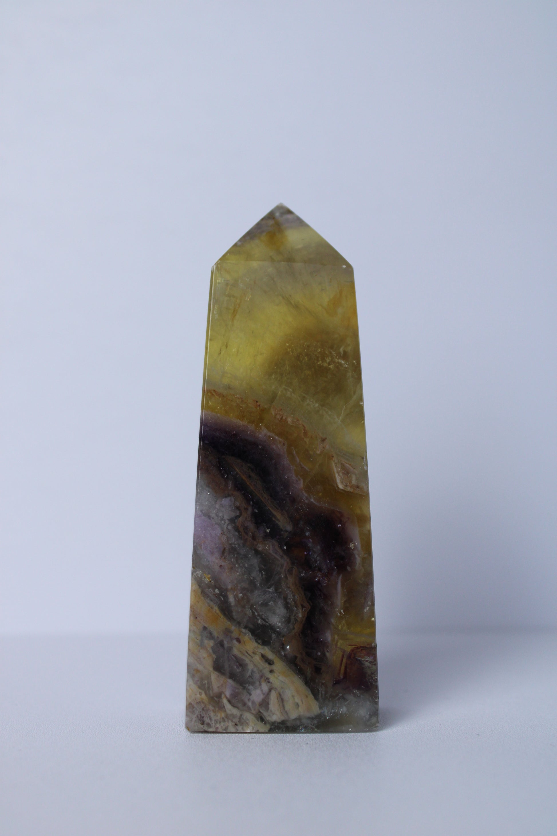 Gele/paarse fluoriet obelisk - Gemstone Dreams