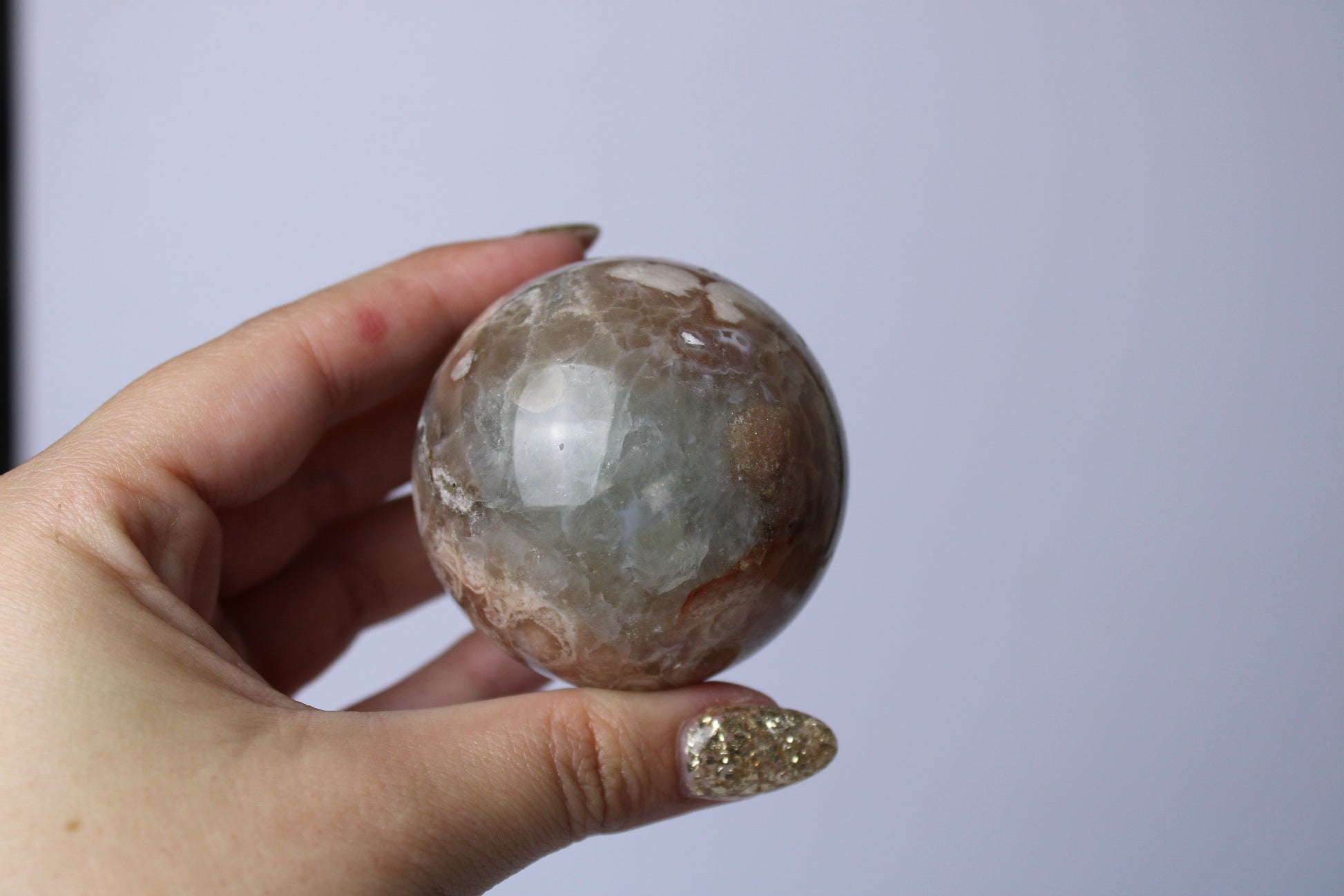 Zwarte bloemagaat bol - Gemstone Dreams