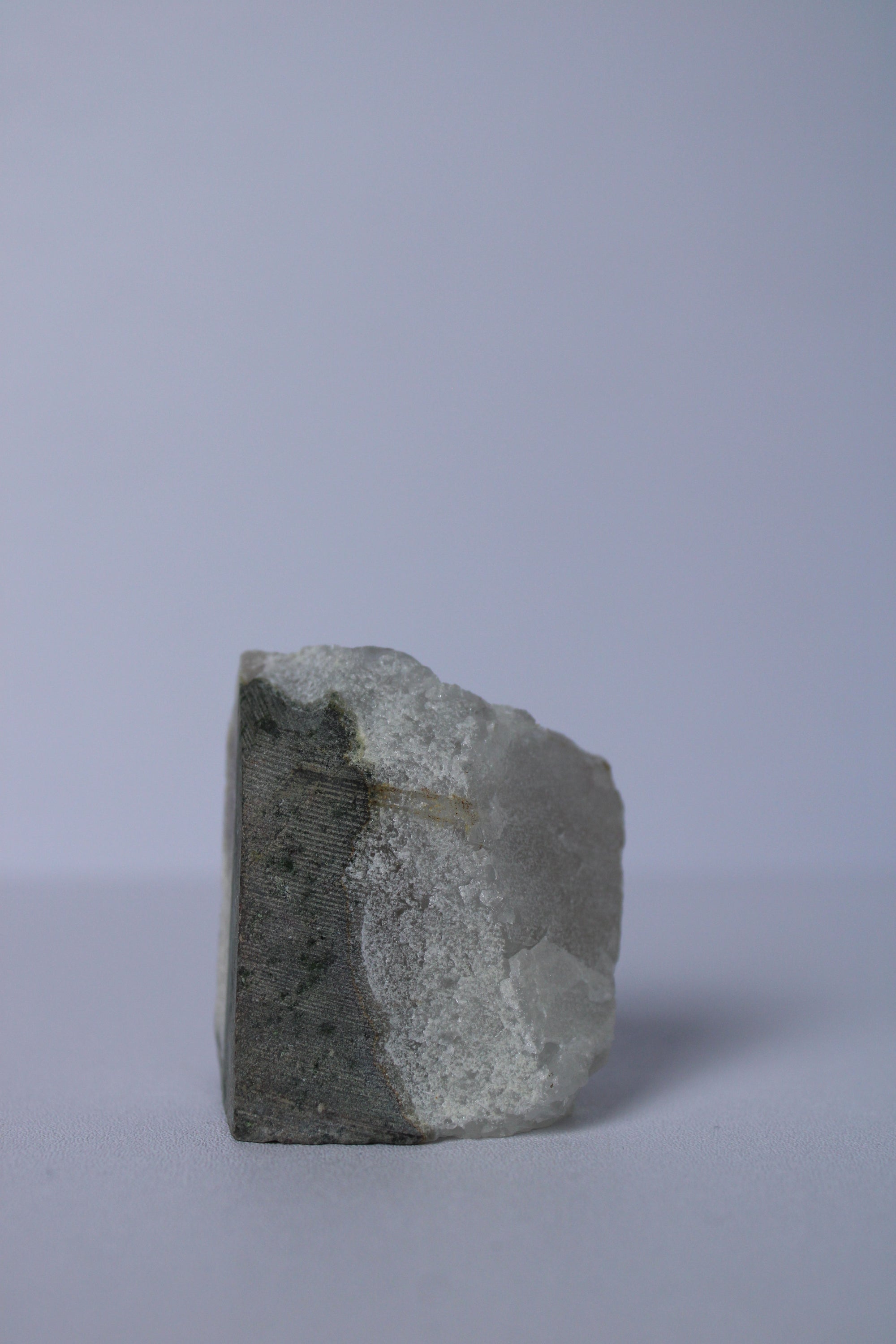Roze regenboog amethist freeform - Gemstone Dreams