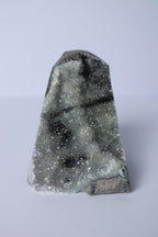 Regenboog amethist cutbase - Gemstone Dreams