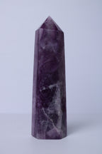 Paarse fluoriet toren - Gemstone Dreams