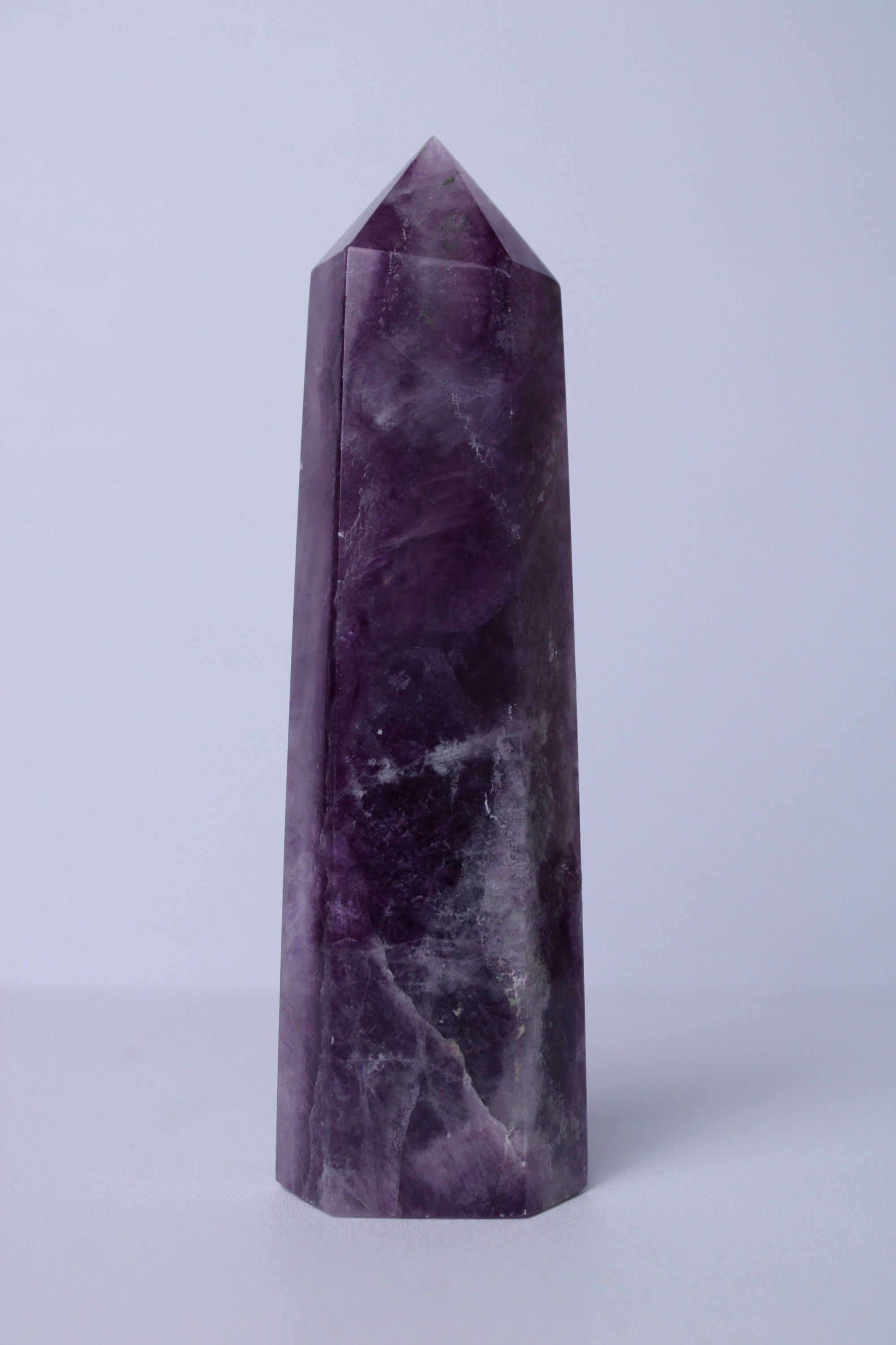 Paarse fluoriet toren - Gemstone Dreams
