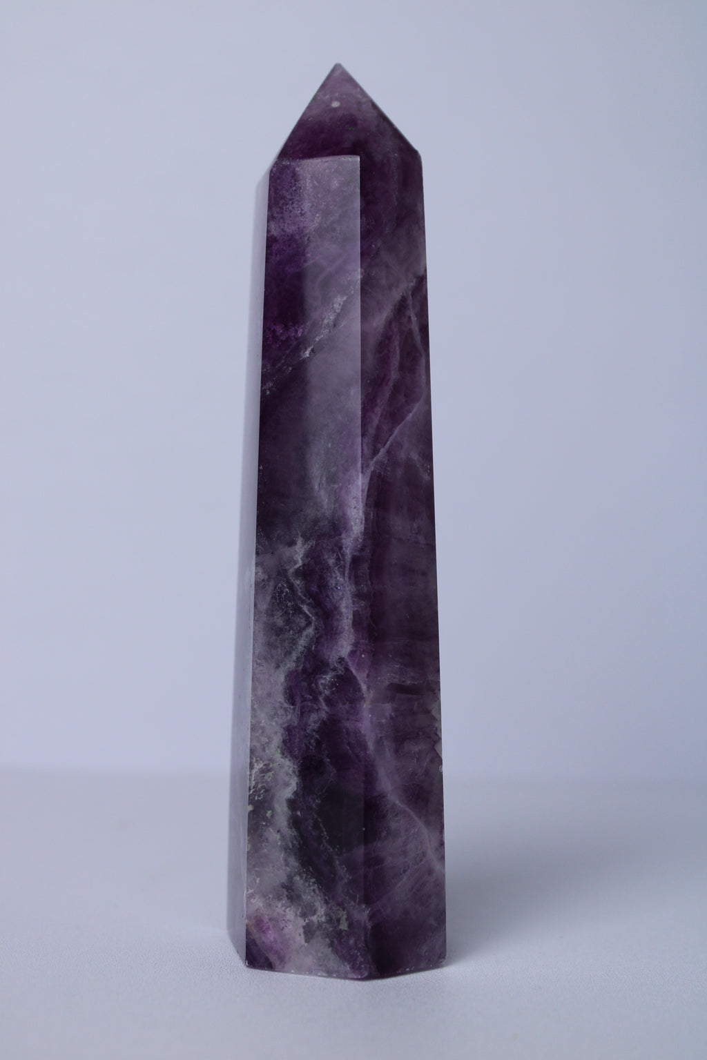 Paarse fluoriet toren - Gemstone Dreams
