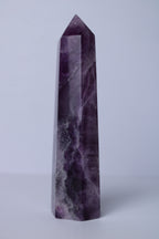 Paarse fluoriet toren - Gemstone Dreams