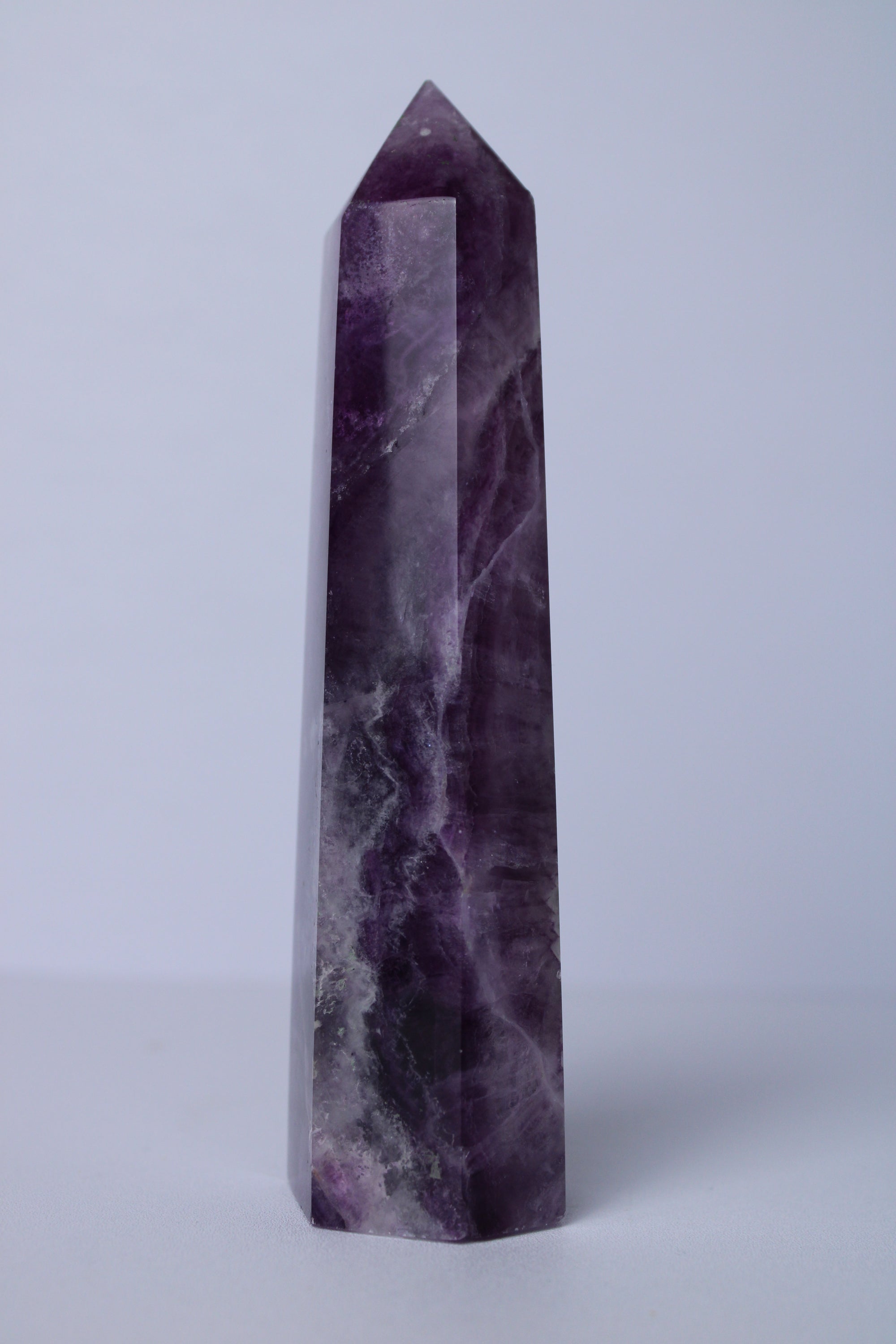 Paarse fluoriet toren - Gemstone Dreams