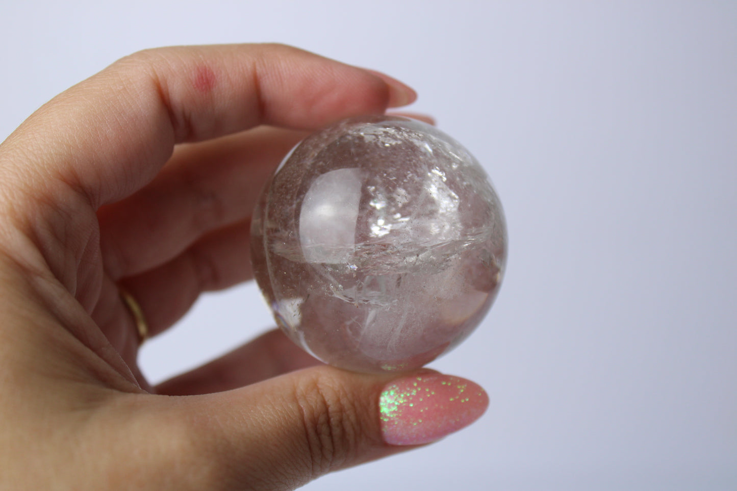 Bergkristal met rutiel sphere A+ kwaliteit - Gemstone Dreams