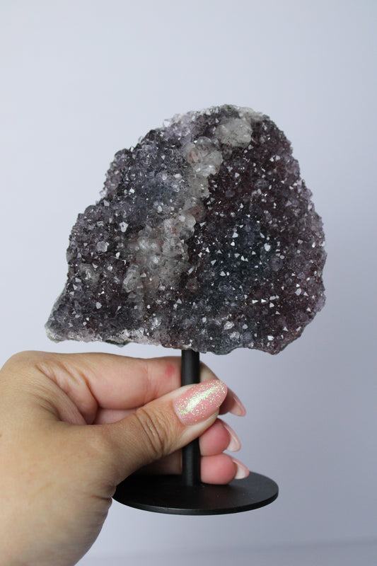 Regenboog amethist op standaard - Gemstone Dreams