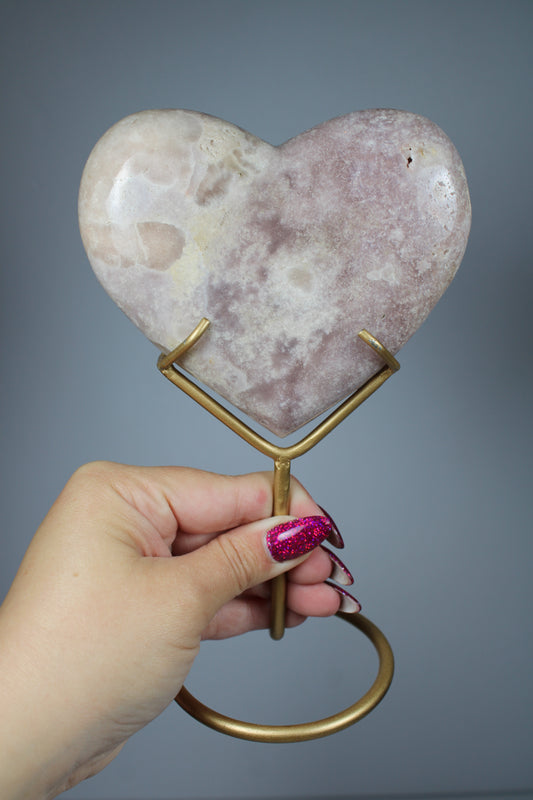 Roze amethist hart op standaard