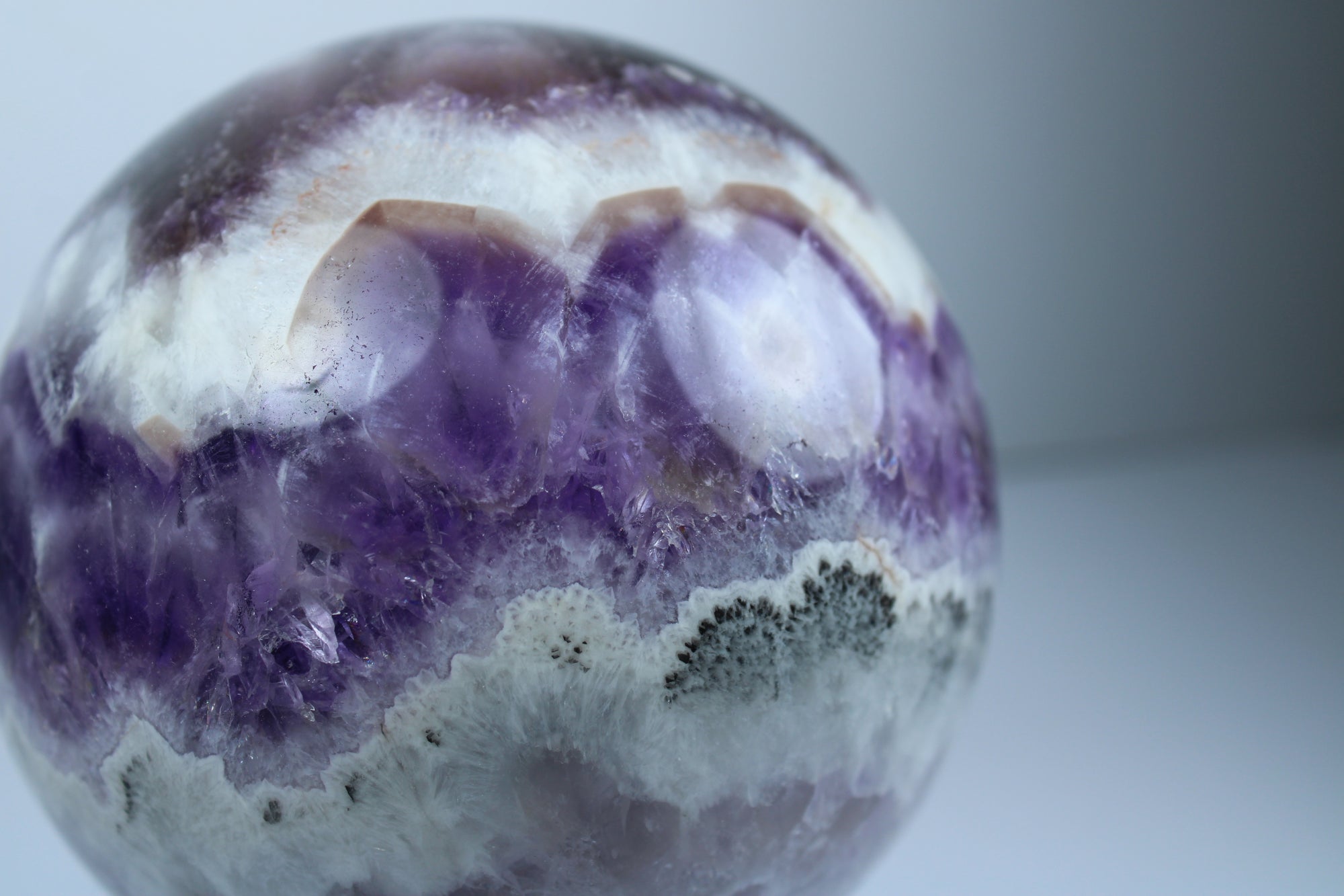 XL Chevron amethist sphere