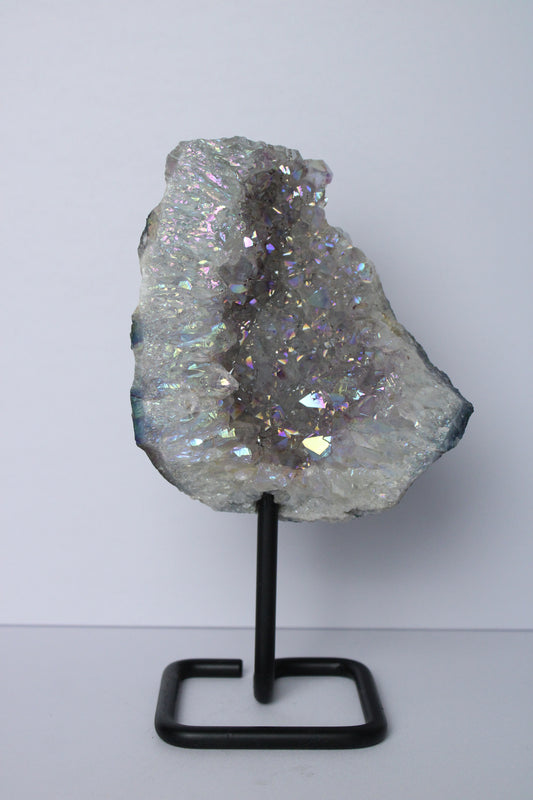 XL amethist cluster angel aura op standaard - Gemstone Dreams