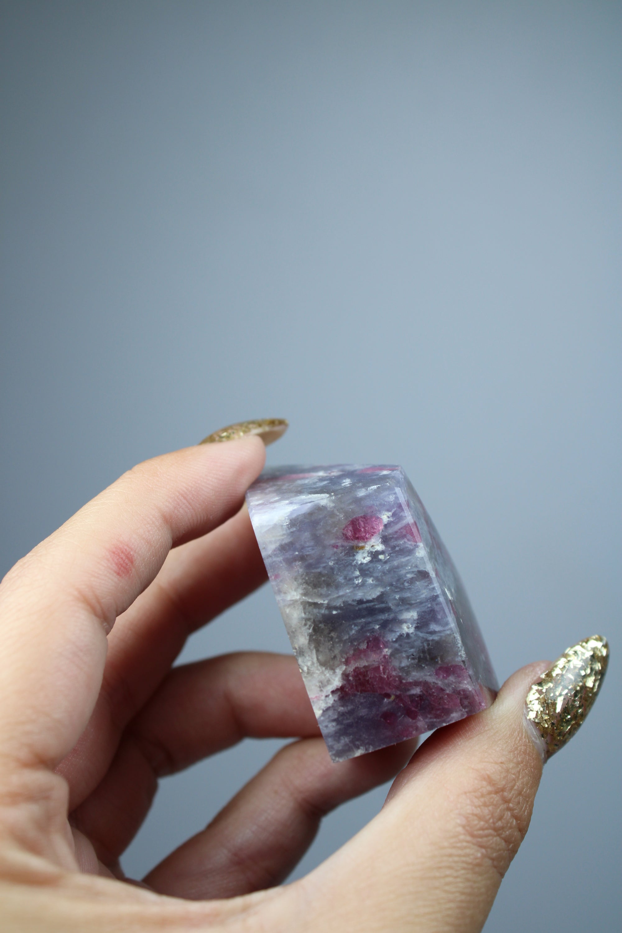 Lepidoliet met roze toermalijn freeform