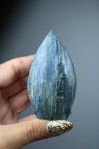 Kyaniet vlam