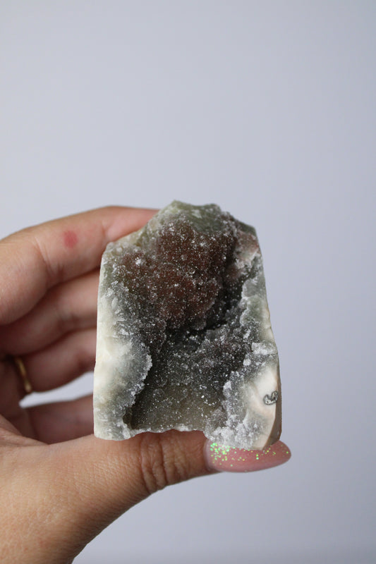 Regenboog amethist groen/rood standvlak - Gemstone Dreams