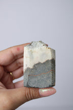 Regenboog amethist groen/rood standvlak - Gemstone Dreams